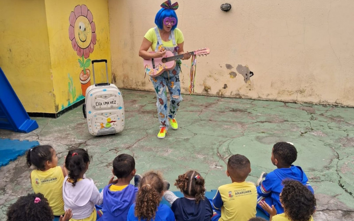 Contação de histórias na Casa Creche