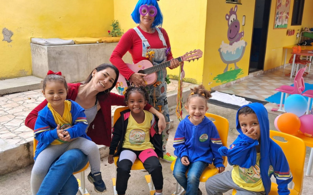 Contação de histórias na Casa Creche