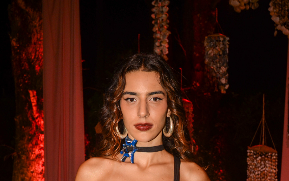 Marina Sena revela que álbum 'Vício Inerente' ganhará novas músicas