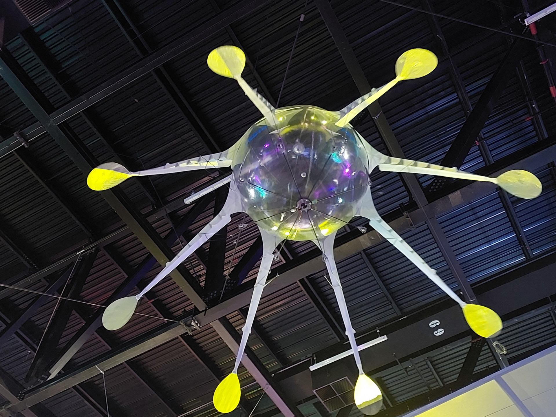 Água-viva gigante chama a atenção no 10º Congresso Internacional de Inovação da Indústria - Saulo Junior/Agência O Dia