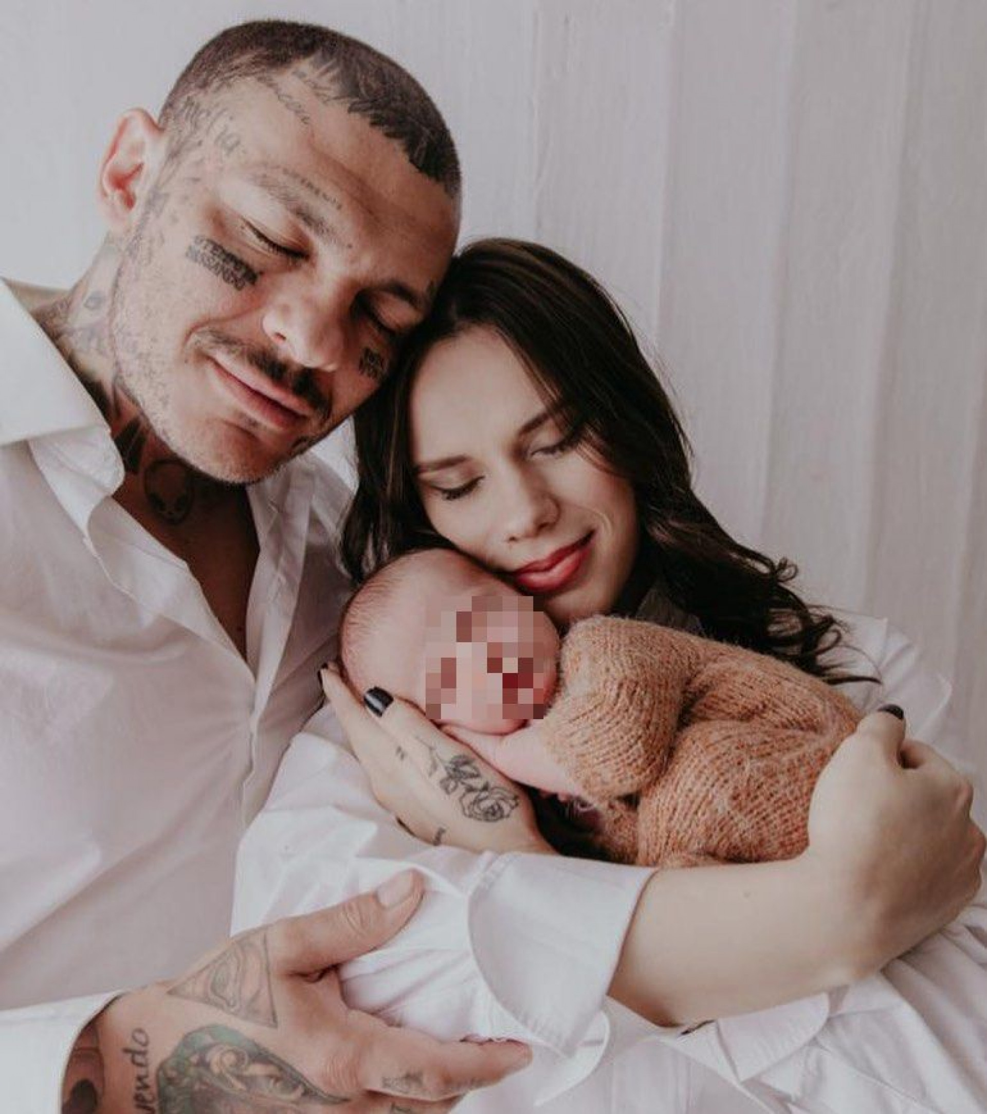 Tiago Toguro, Nara Paraguaia e o filho do casal, Gael - Reprodução/Instagram  