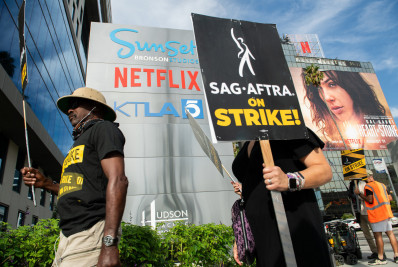 Programas retornam ao ar após o fim da greve dos roteiristas de Hollywood