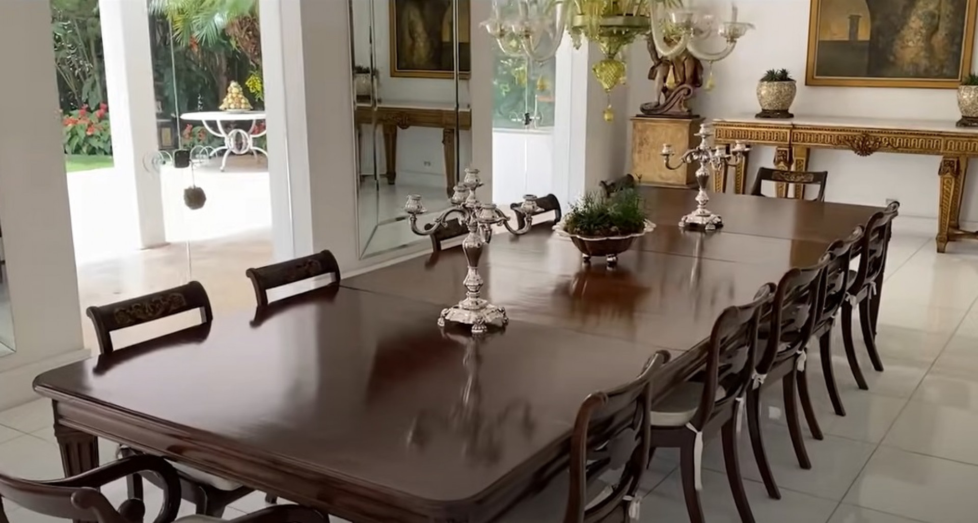 Veja algumas fotos da mansão de Hebe Camargo - Reprodução de vídeo / Youtube / Felipeh Campos