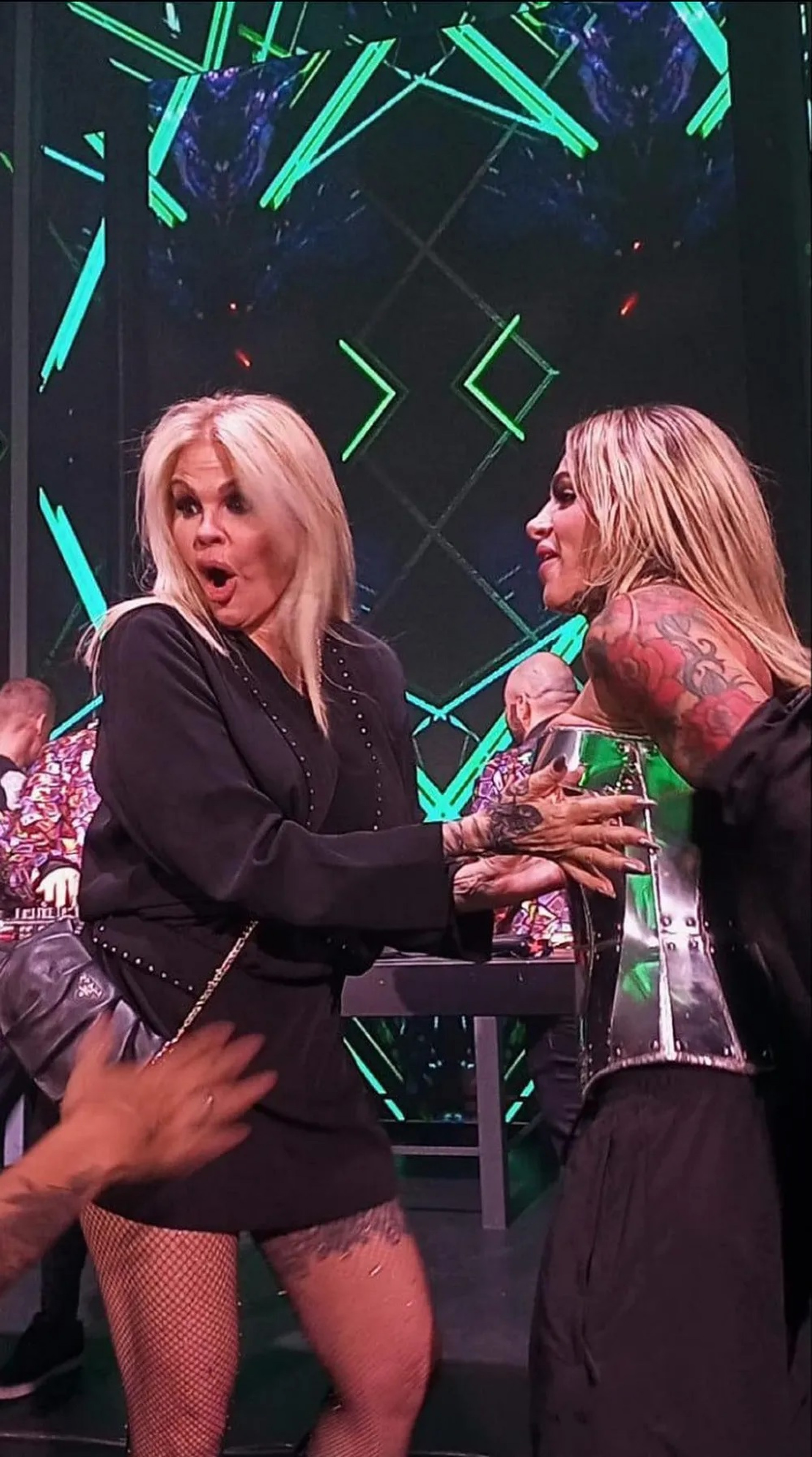 Monique Evans e a noiva, a DJ Cacá Werneck  - Reprodução / Instagram