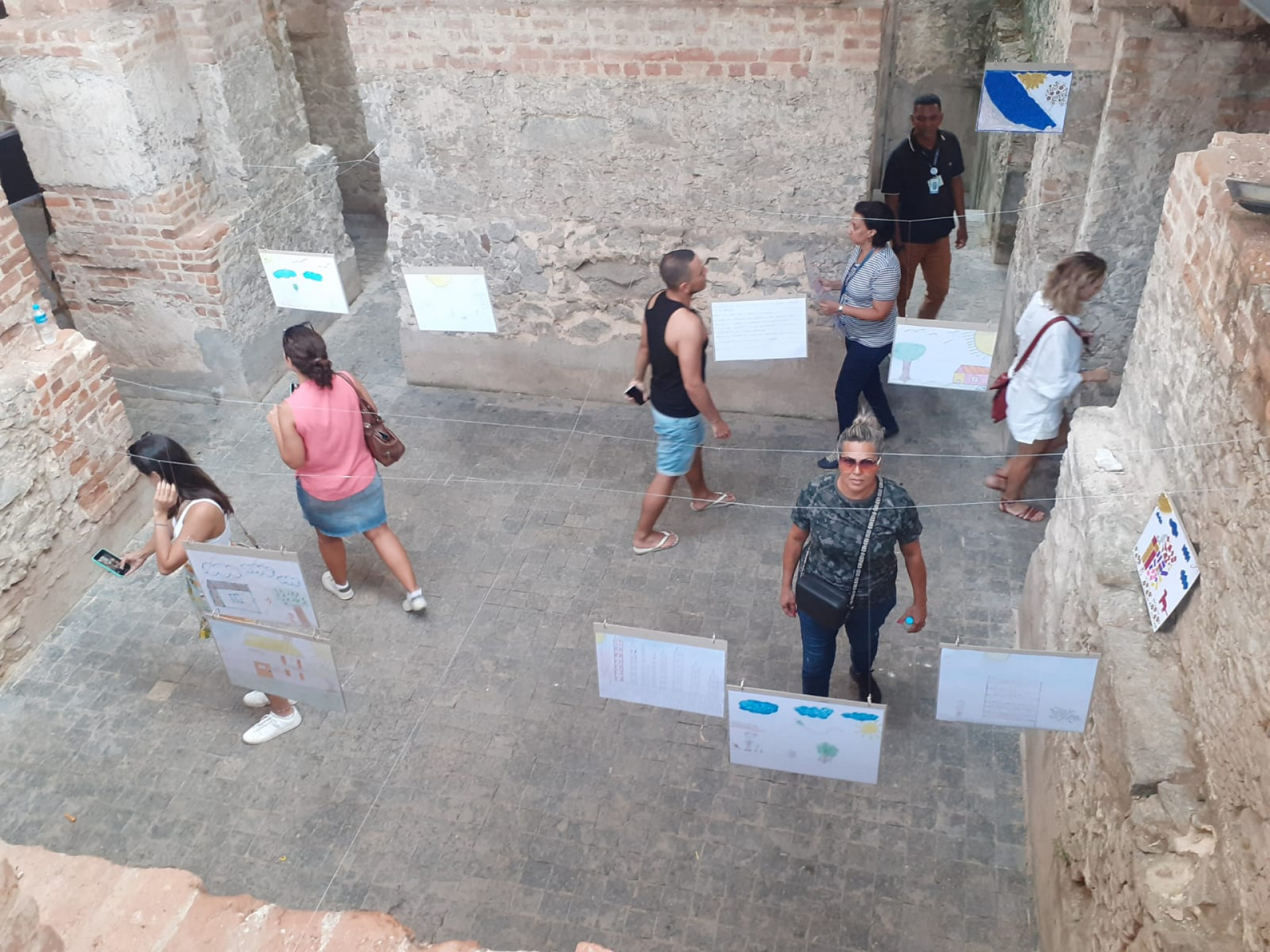 Desenhos ficarão expostos até 15 de outubro no Parque Glória Maria - Léo Motta / Arquivo pessoal