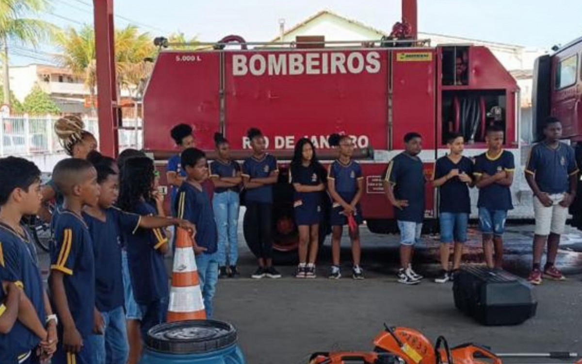 Atividade interdisciplinar no Corpo de Bombeiros