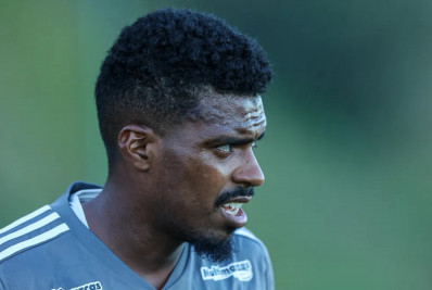 Zagueiro convocado por Tite para a seleção brasileira sofre acidente de carro em Minas