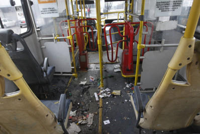 Criminosos que explodiram ônibus na Avenida Brasil são alvos de operação no Complexo da Pedreira