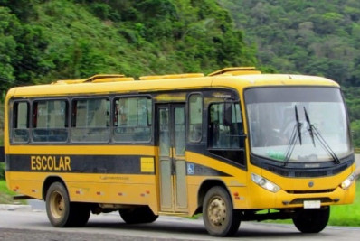 Pais e alunos da rede municipal de ensino de Rio Bonito pedem socorro