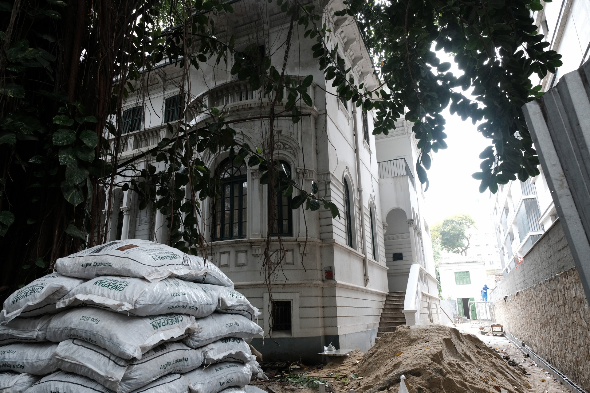 Mobiliza&ccedil;&atilde;o de moradores de Botafogo impediu leil&atilde;o do im&oacute;vel  - Pedro Ivo / Ag&ecirc;ncia O Dia                                                                                                                                                                                                                                                 