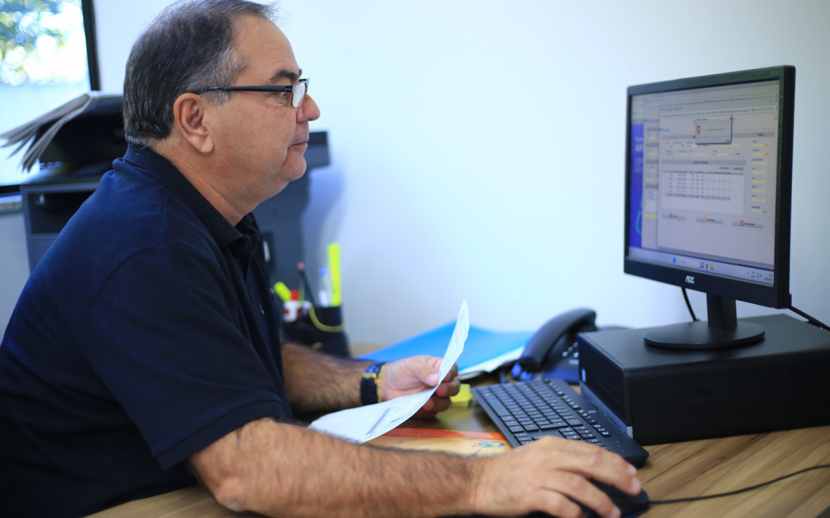 O secretário Marcos Ximenes explicou que A adesão ao Refis será formalizada mediante a assinatura do Termo e Confissão de Dívida e de Pedido de Parcelamento