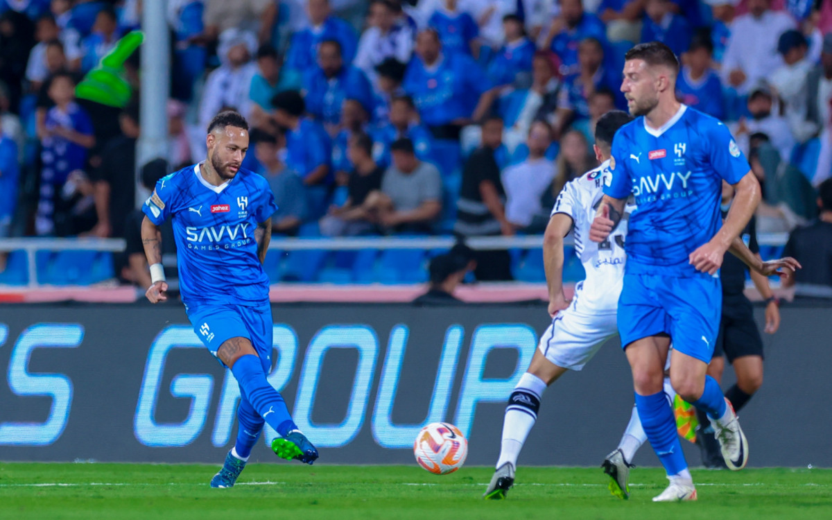 Neymar em ação durante jogo do Al-Hilal