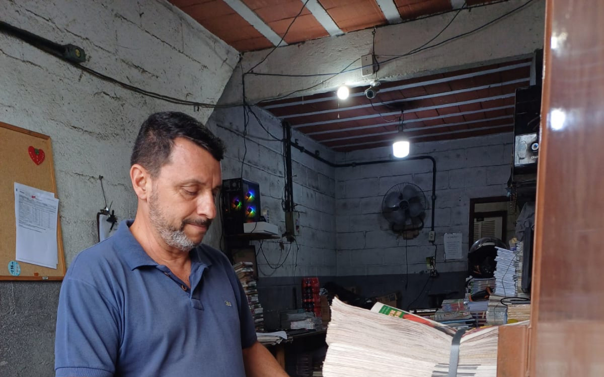 Carlos Natale é distribuidor de jornais em São Gonçalo e cidades vizinhos - Agência O Dia