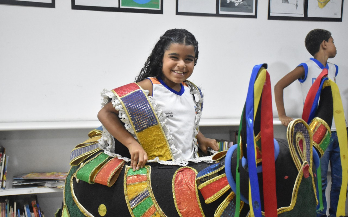 Biblioteca municipal em Caxias comemora 19 anos em atividade - Divulga&ccedil;&atilde;o
