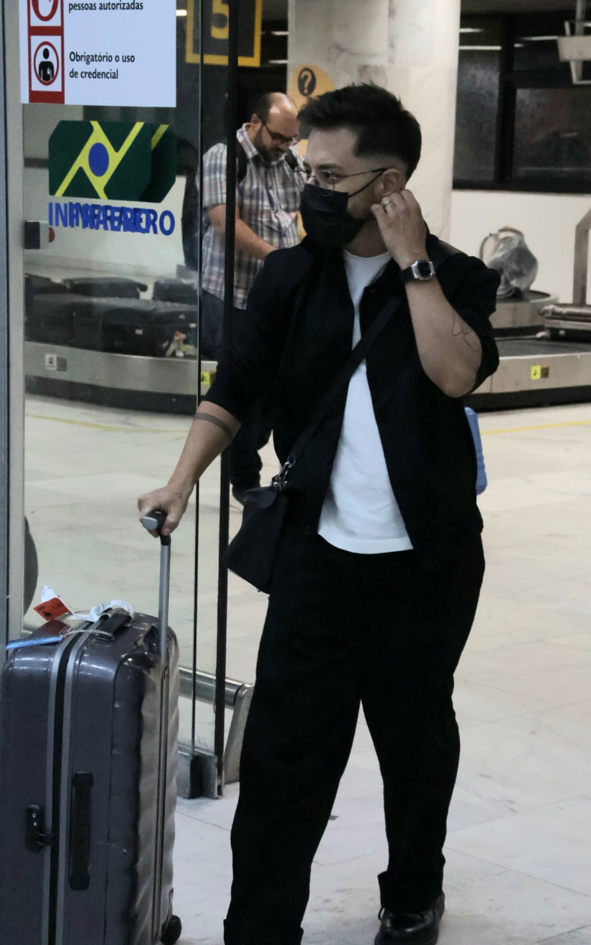 Junior Lima desembarcou em aeroporto do Rio, na noite desta sexta-feira