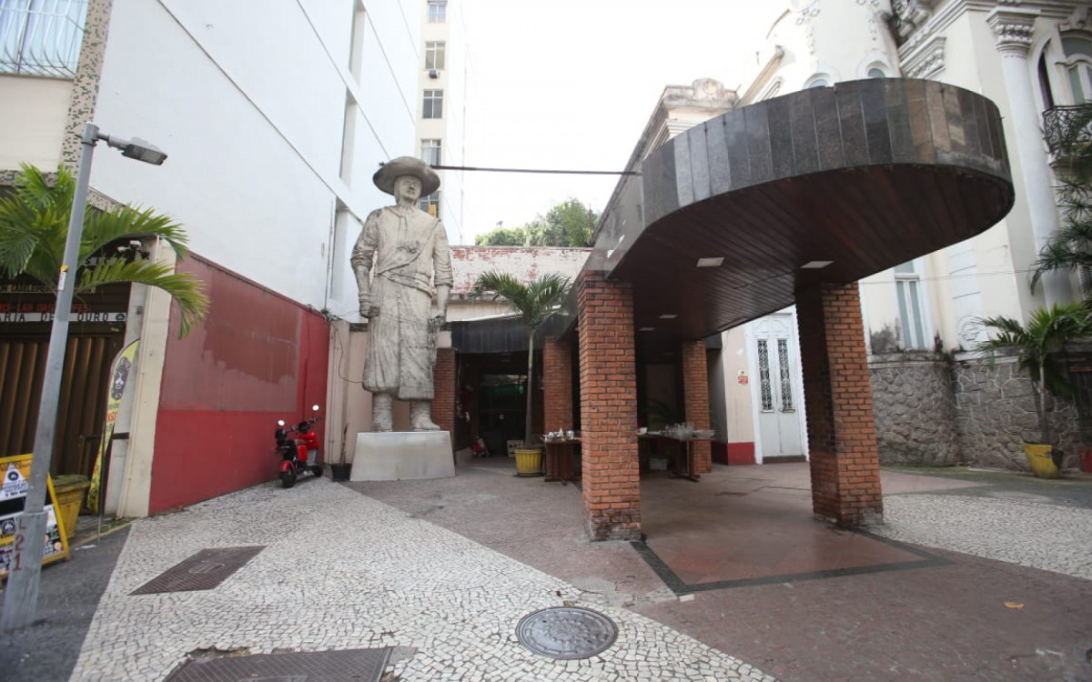 Um dos maiores símbolos de Laranjeiras, na Zona Sul, a tradicional Churrascaria Gaúcha anuncia paralisação das atividades por \