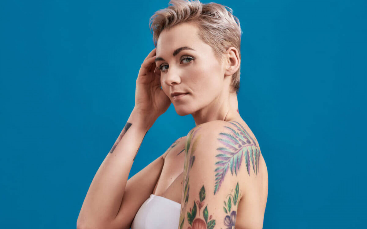 Tatuagem realista eterniza momentos e pessoas (Imagem: BAZA Production | Shutterstock)
