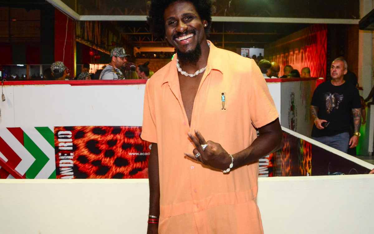 Ator Demerson D\'Alvaro, que interpretou Exu no desfile da Grande Rio em 2022