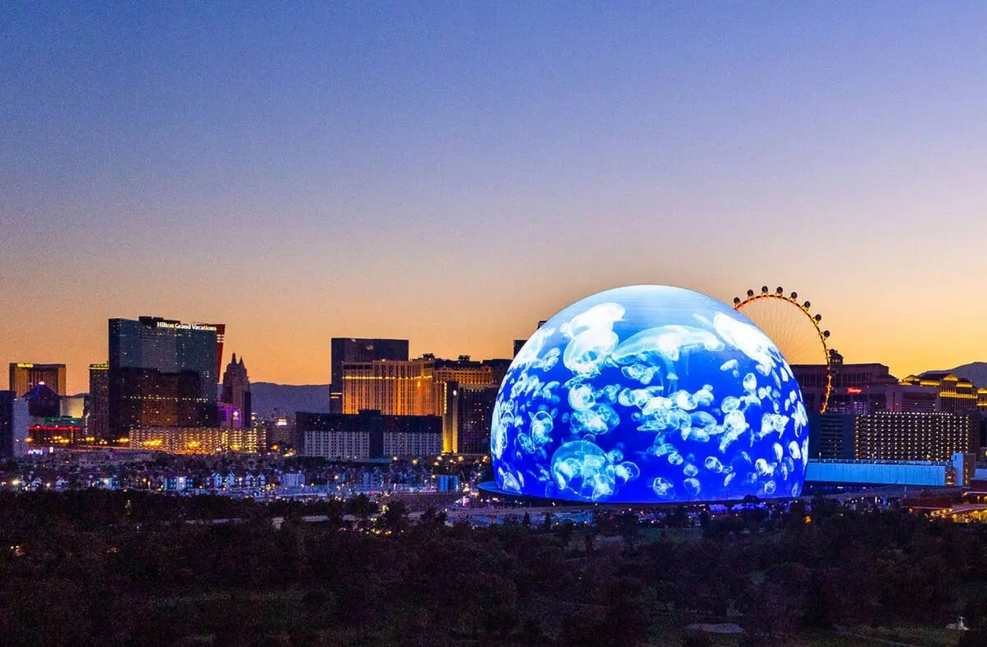 Lado externo da esfera exibia imagens chamativas - LE Baskow/Las Vegas Review-Journal
