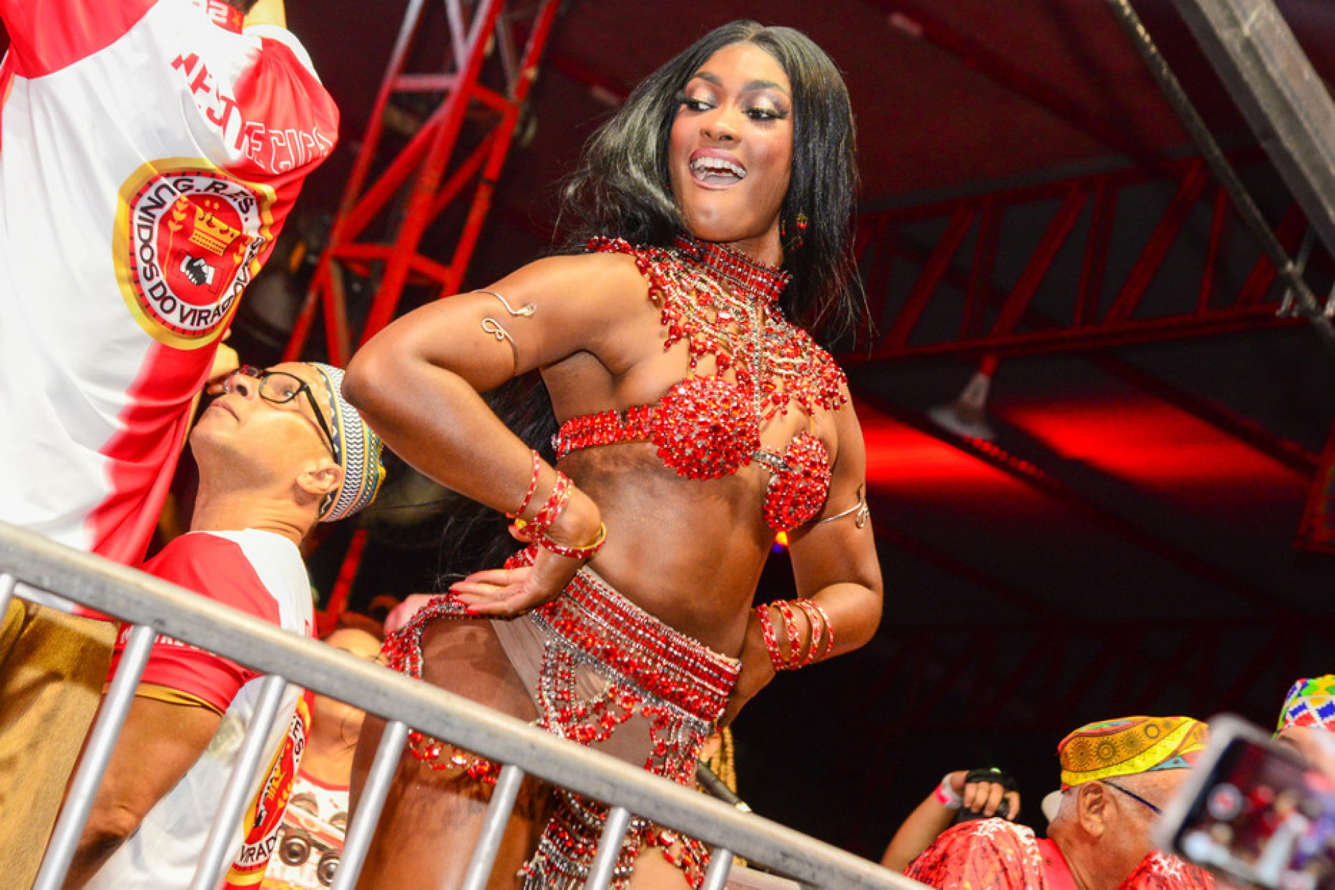 Erika Januza, Rainha da Viradouro, vem brilhando na escola - Nelson Malfacini/Site Carnavalesco