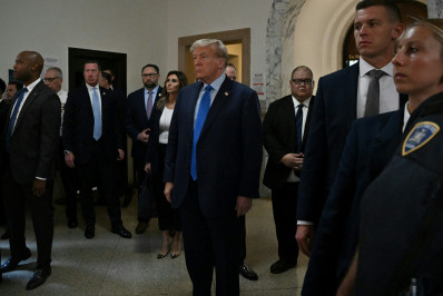 Trump chega a tribunal de Nova York para julgamento por inflar ativos imobiliários