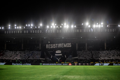 Torcida do Vasco esgota ingressos para jogo contra o São Paulo em São Januário