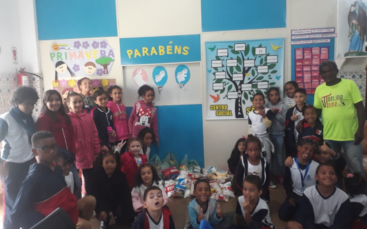 Na tarde desta segunda (2), a entrega de parte da doação ao Centro Social São José