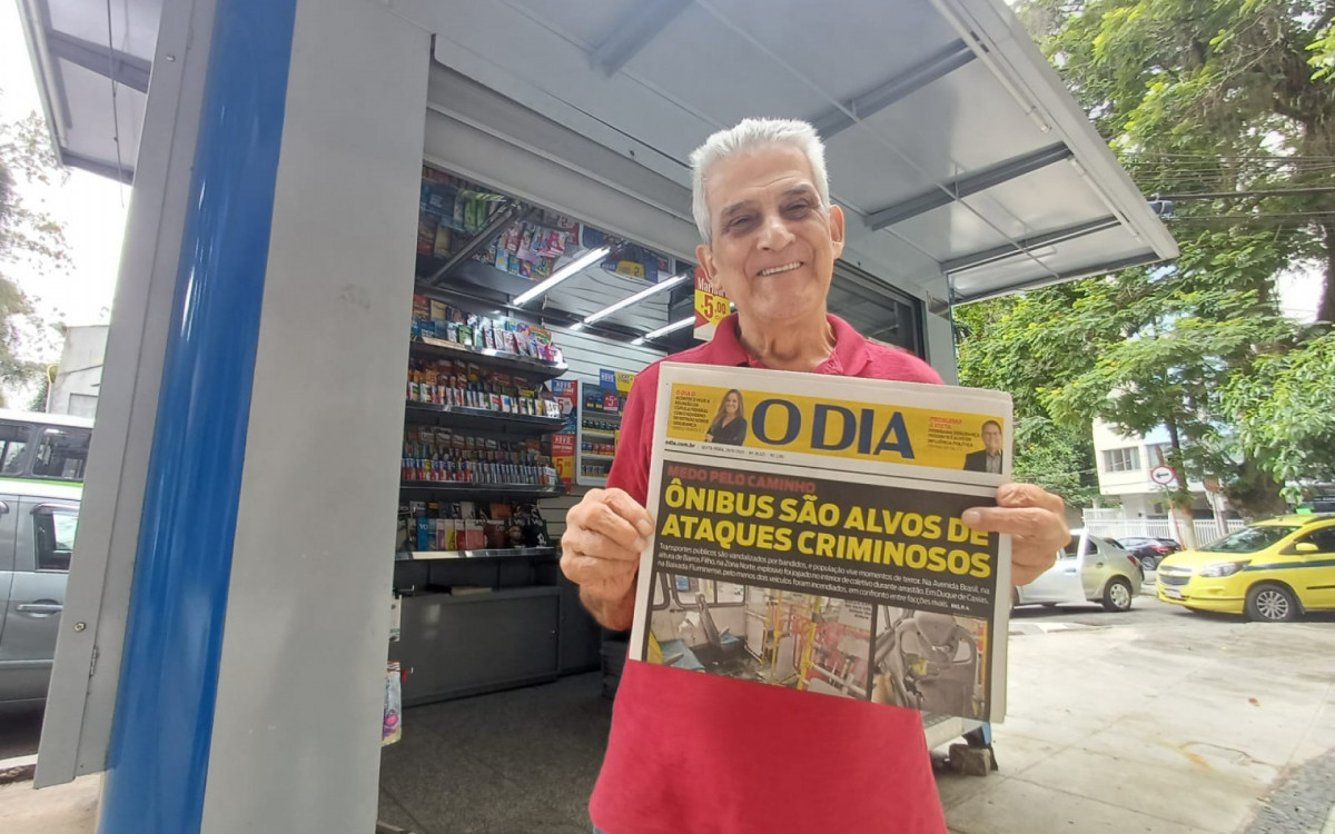 Mário Scofano mantém a leitura diária do jornal O Dia - Agência O Dia