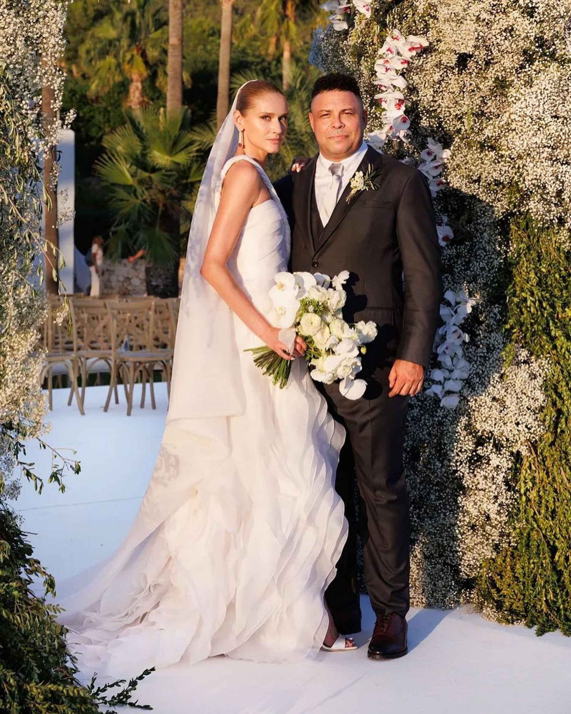 Os noivos, Ronaldo e Celina Locks - Reprodução/Instagram