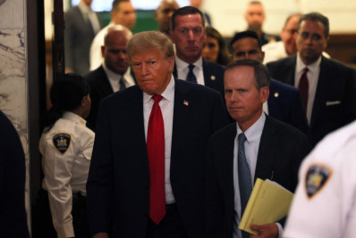 Trump tenta capitalizar com caso de fraude em que alega ser perseguido