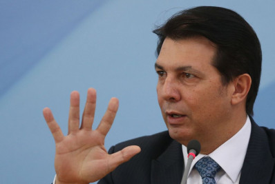 CPMI do Golpe: Maia é questionado por desmarcar depoimento de Braga Netto