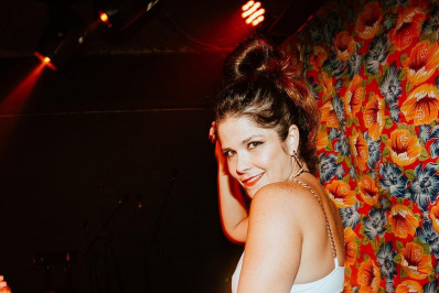 Muito mais que atriz! Samara Felippo anima festa como DJ em São Paulo