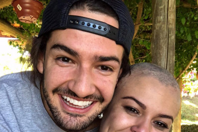 Alexandre Pato recorda câncer da irmã para enfatizar importância do Outubro Rosa