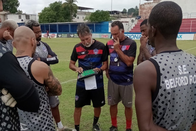 Técnico Carlos Tozzi deixa o comando do Belford Roxo