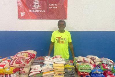 Ultramaratonista Delino Tomé arrecada 240 quilos de alimentos