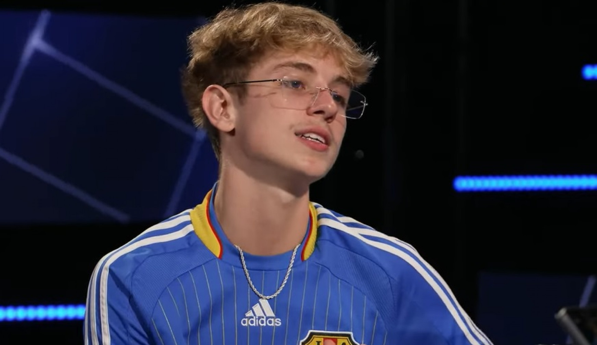 Juliano Floss conta curiosidades sobre Anitta - Reprodução de vídeo 