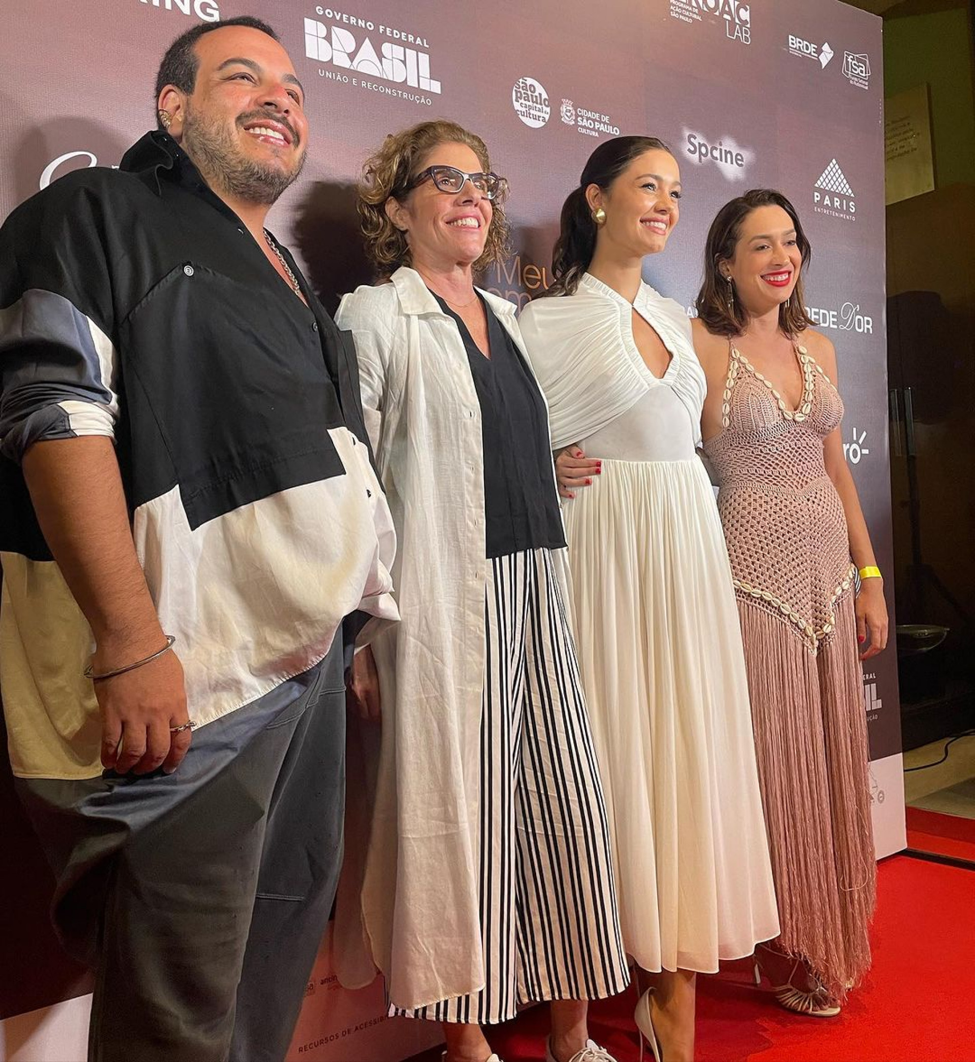 Luis Lobiano, Lô Politi, Sophie Charlotte e Dandara Ferreira na pré-estreia de 'Meu Nome é Gal' - Reprodução/Instagram