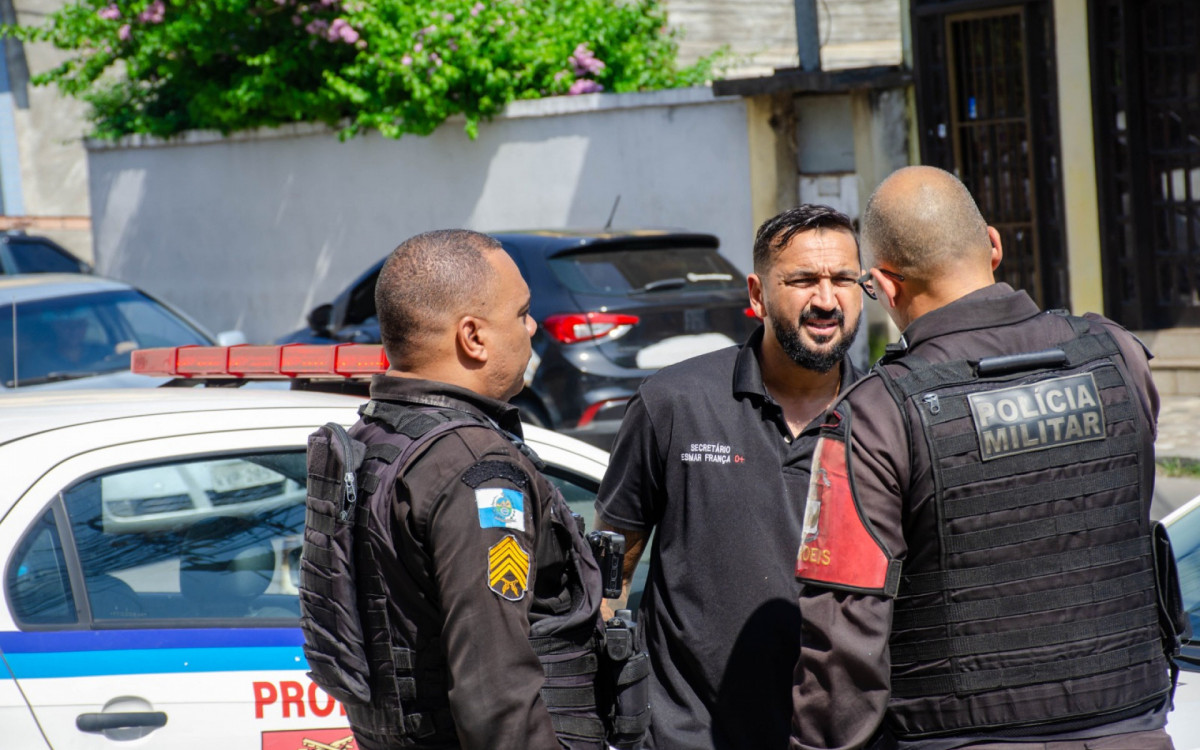 O secretário municipal de Segurança Pública, Esmar França, junto aos policiais militares, acompanhou de perto a ocorrência policial