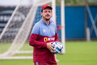 Sem Felipe Melo, Fluminense divulga relacionados para o clássico