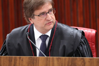 Cotado para vaga de Aras defende absolvição de Bolsonaro em ações no TSE sobre lives