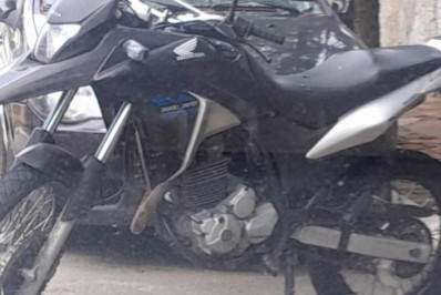 Motocicleta furtada em Cabo Frio é recuperada em Arraial do Cabo