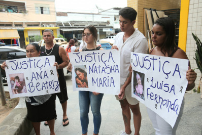 Menina morta a marteladas pelo pai vomitava com medo dele, diz mãe