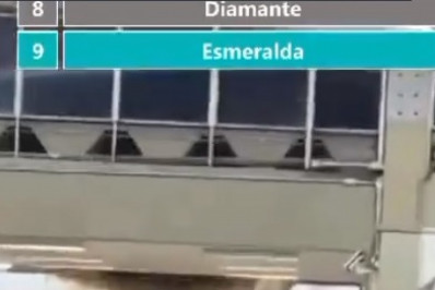 Teto de estação do metrô de SP desaba após chuva; Vídeo