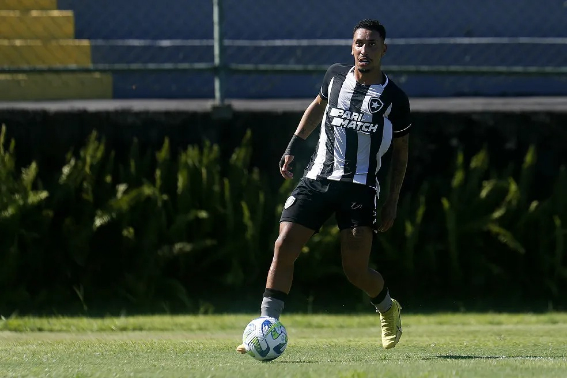 Kauê Pessanha, volante do elenco sub-20 do Botafogo - Vitor Silva/Botafogo
