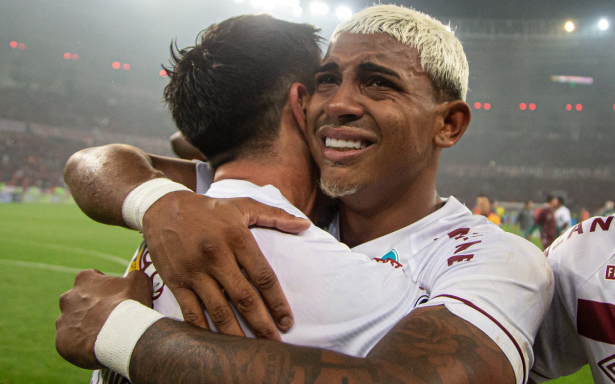 John Kennedy e Cano marcaram todos os gols do Fluminense no confronto contra o Internacional