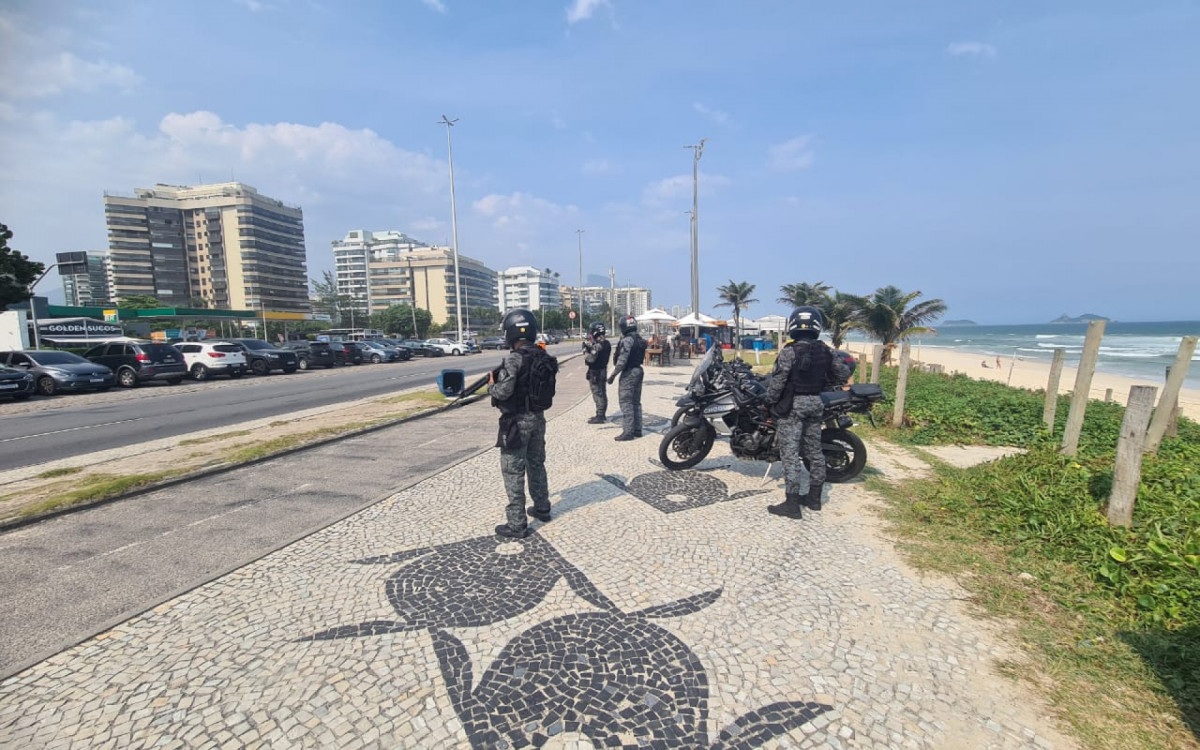 PM aumentou policiamento na orla da Barra da Tijuca após morte de três médicos em um quiosque