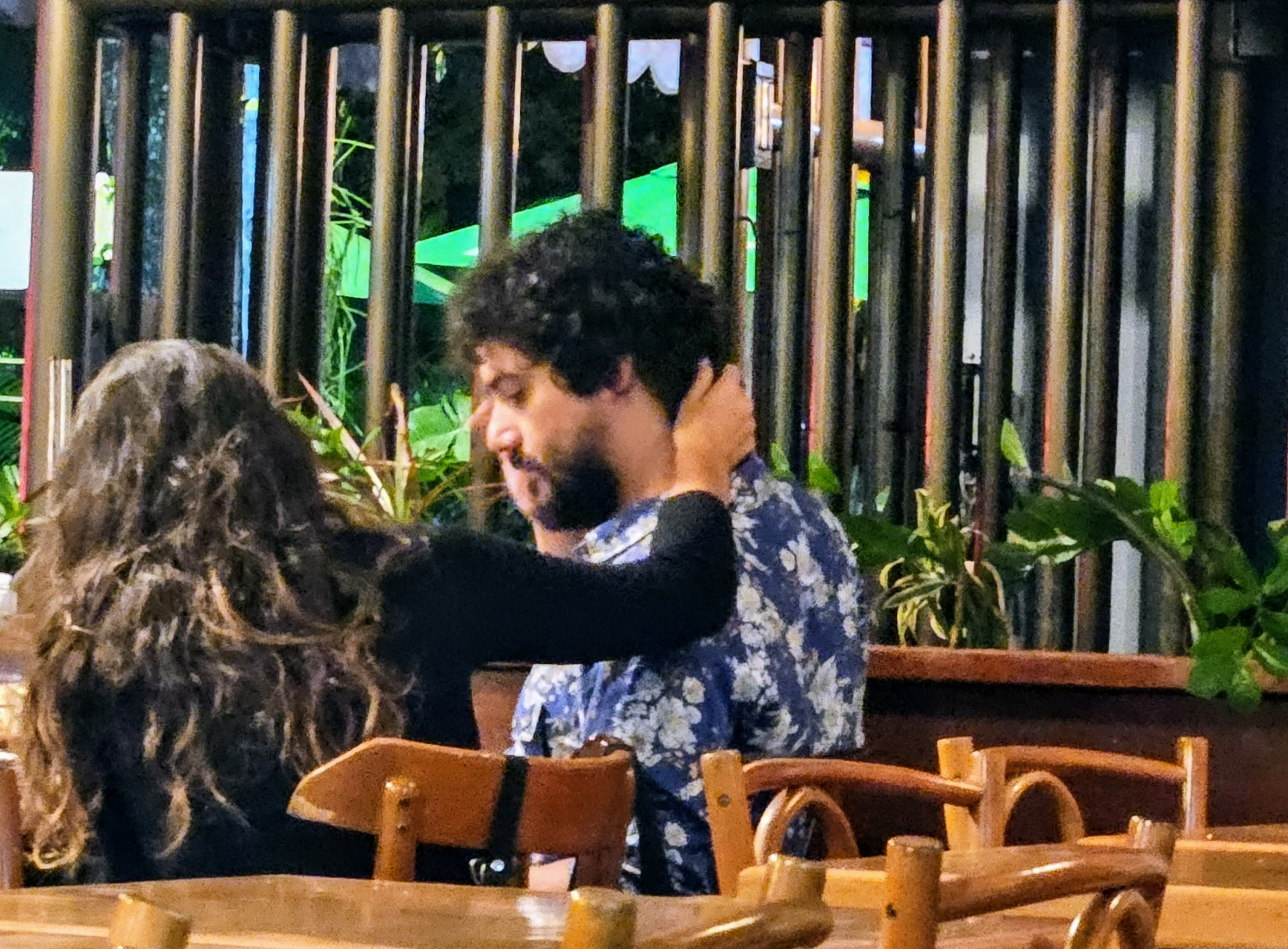 Thati Lopes, a Berenice de 'Terra e Paixão', vai a restaurante com o namorado, George Sauma - Dan Delmiro / Ag. News