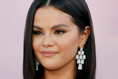 Selena Gomez conta como tem lidado com pressões após completar 30 anos: 'Me importo menos'