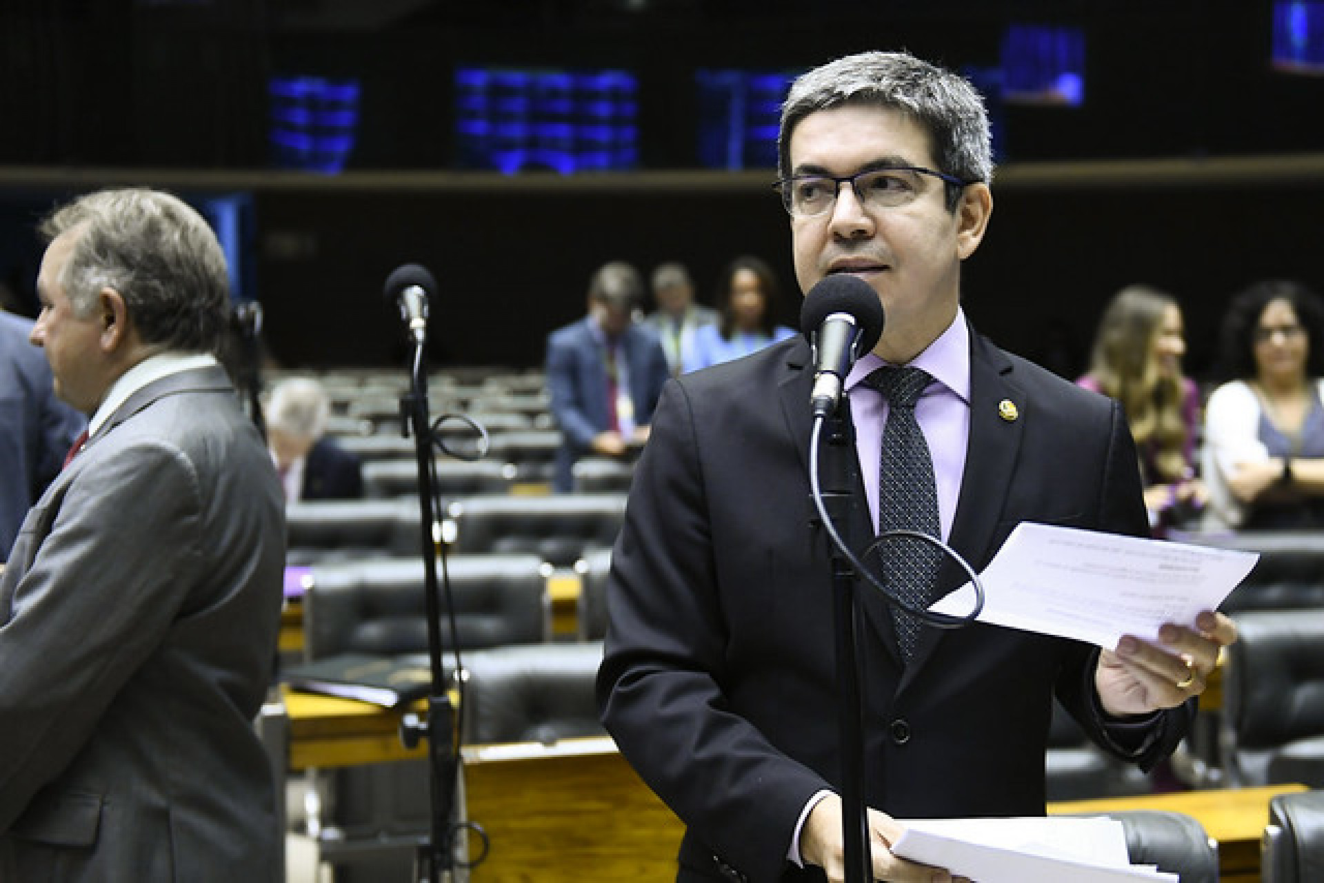 Randolfe: Governo vai sustentar defesa do veto à dosimetria das penas amanhã