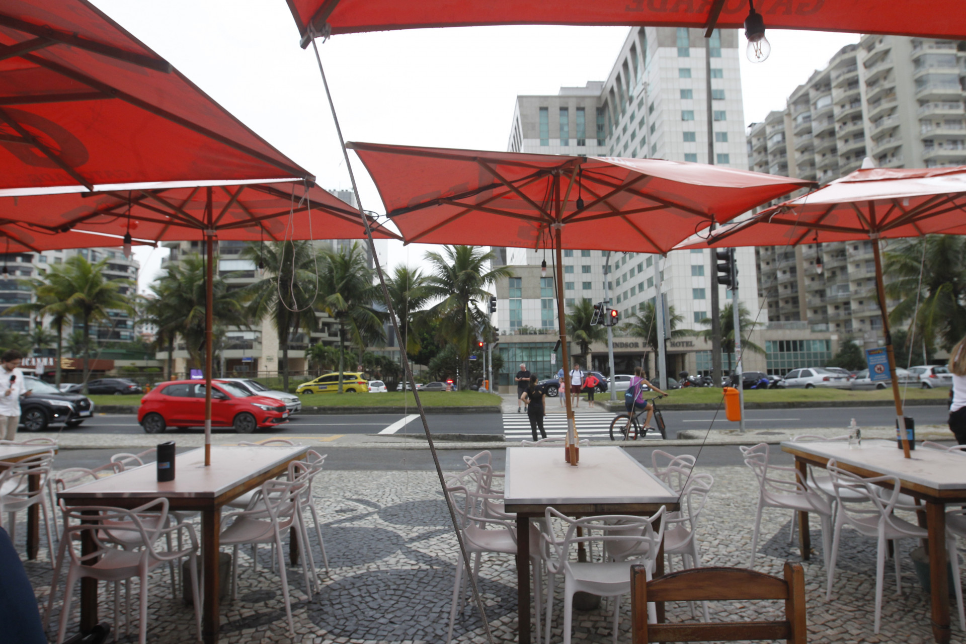 Mais de 30 tiros foram disparados contra médicos mortos em um quiosque na Barra da Tijuca, na Zona Oeste, na madrugada desta quinta-feira (5).  - Reginaldo Pimenta / Agencia O Dia